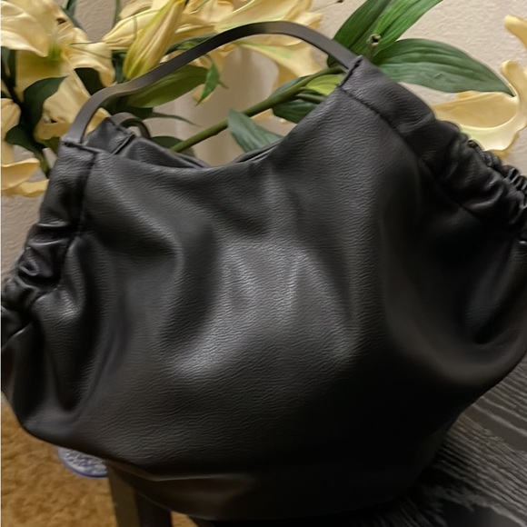 Zara tote - Picture 1 of 5